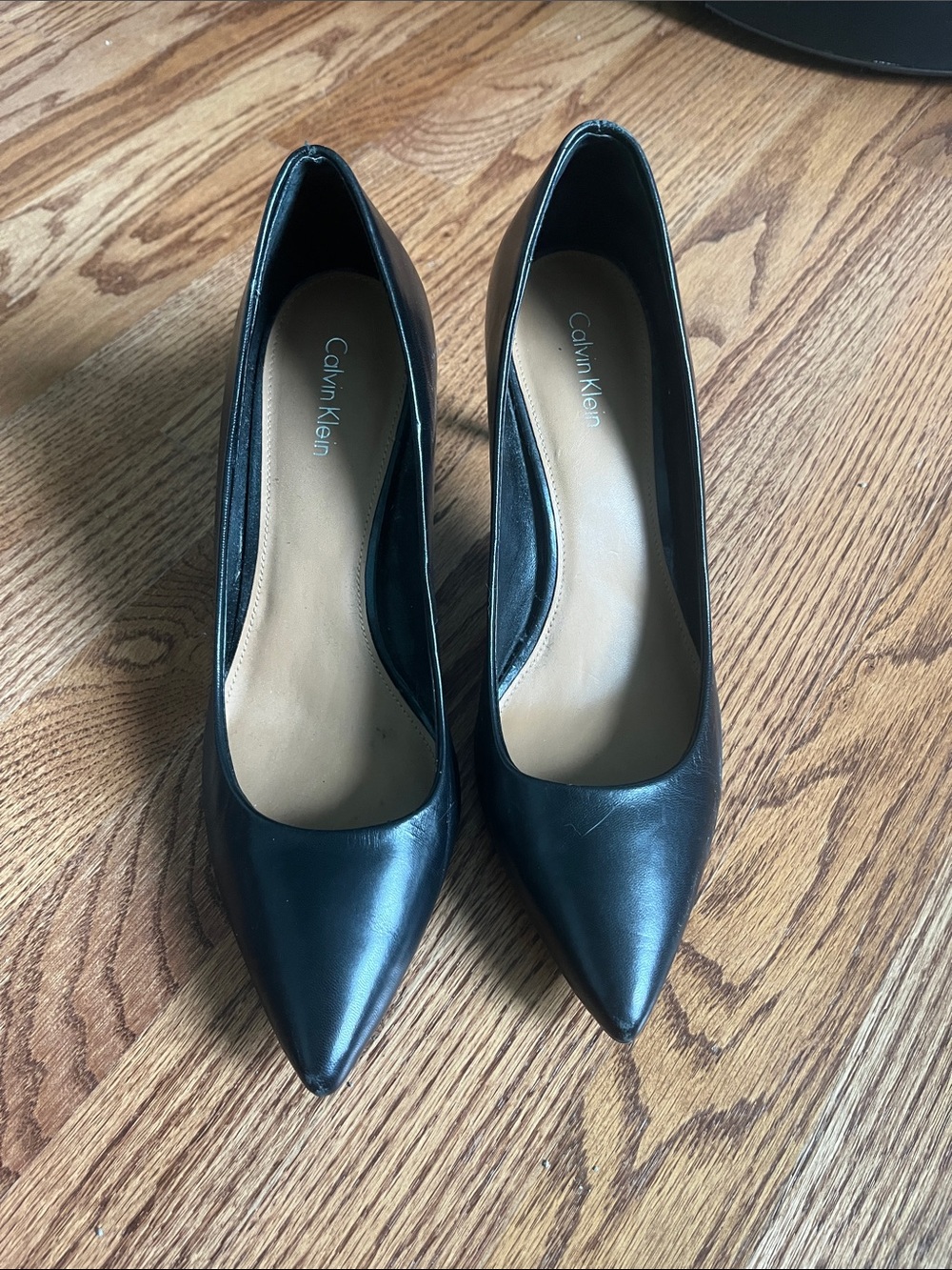 Calvin Klein Black Pointed-Toe Leather Pumps - Classic Heel